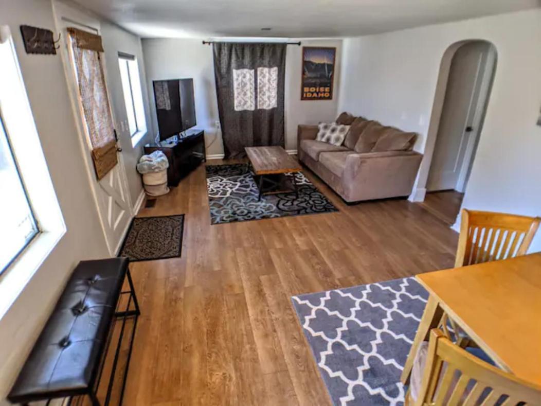 Little Blue Bungalow: Pet-Friendly Oasis near BSU and Downtown Boise Exterior photo
