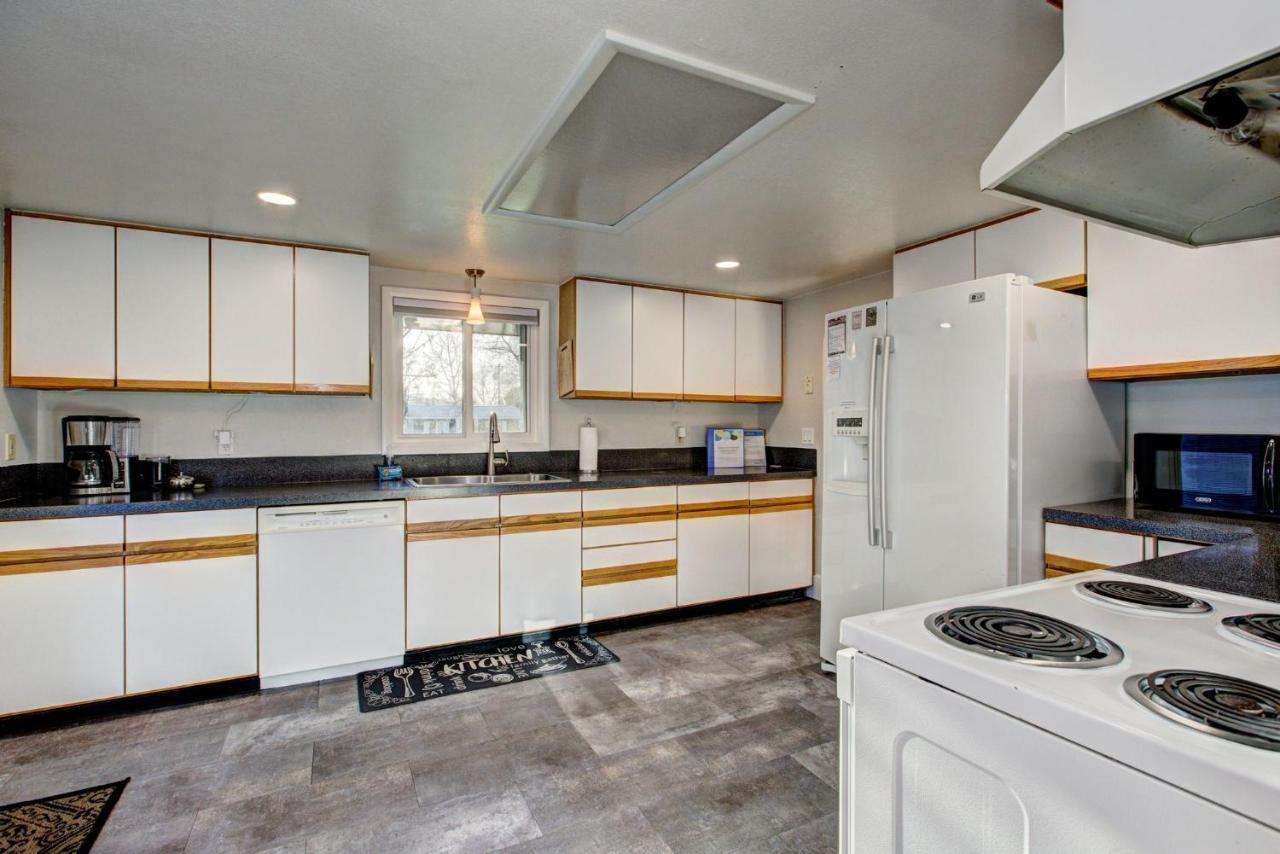 Little Blue Bungalow: Pet-Friendly Oasis near BSU and Downtown Boise Exterior photo