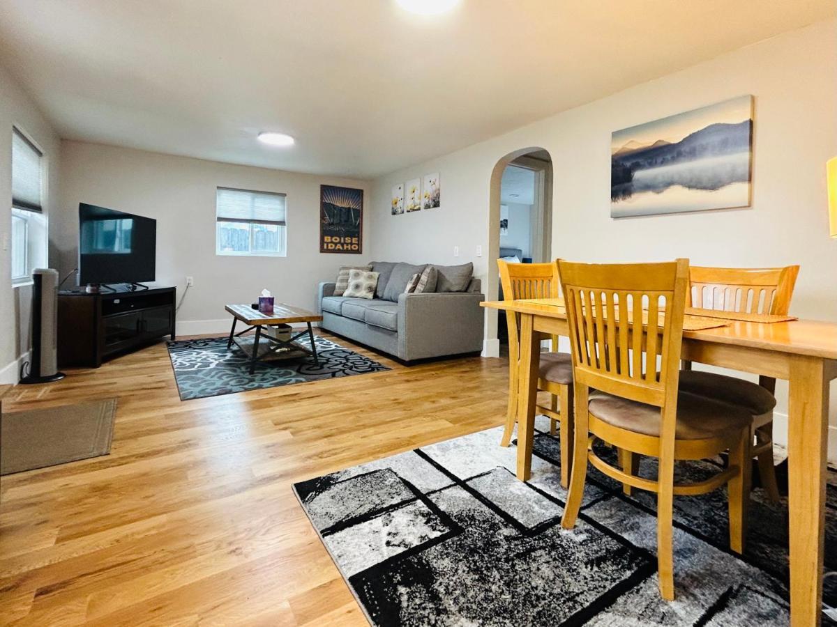 Little Blue Bungalow: Pet-Friendly Oasis near BSU and Downtown Boise Exterior photo