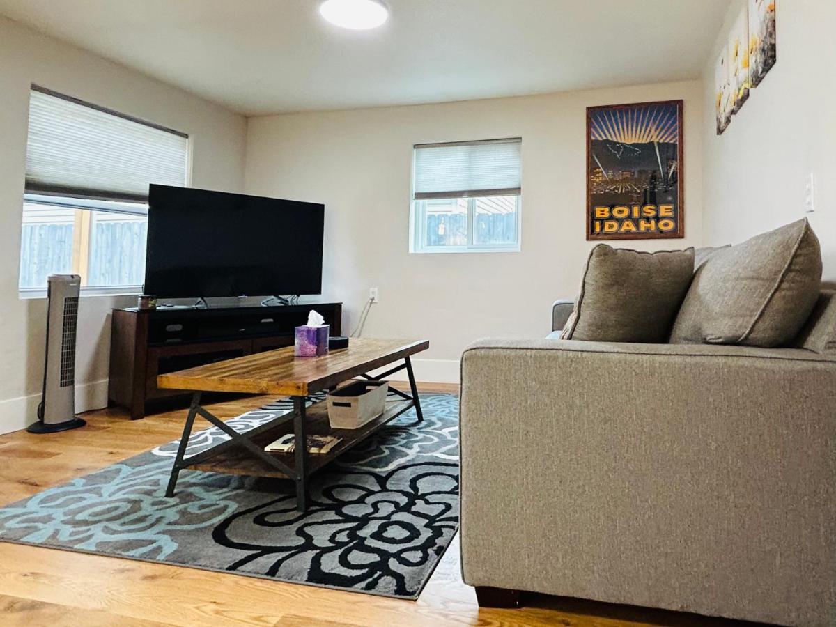 Little Blue Bungalow: Pet-Friendly Oasis near BSU and Downtown Boise Exterior photo