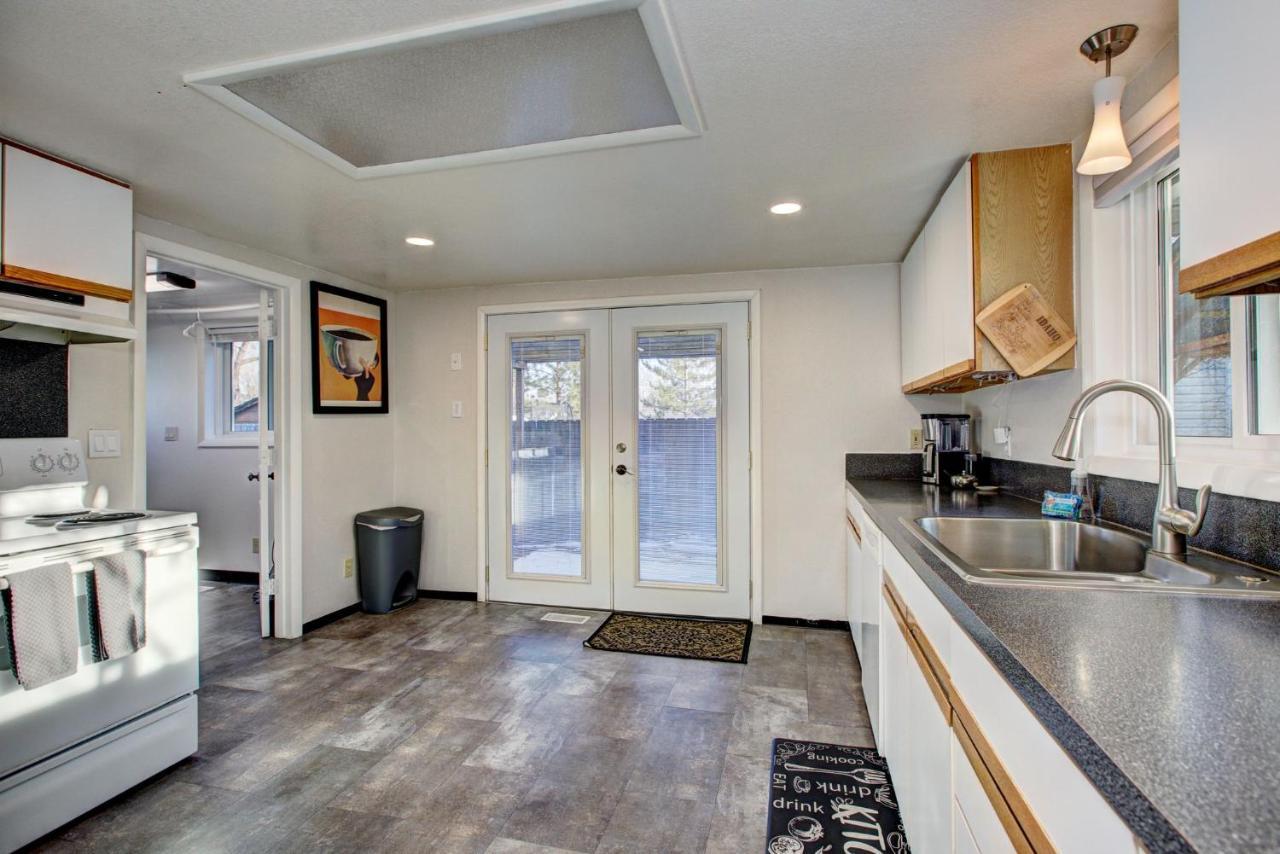 Little Blue Bungalow: Pet-Friendly Oasis near BSU and Downtown Boise Exterior photo