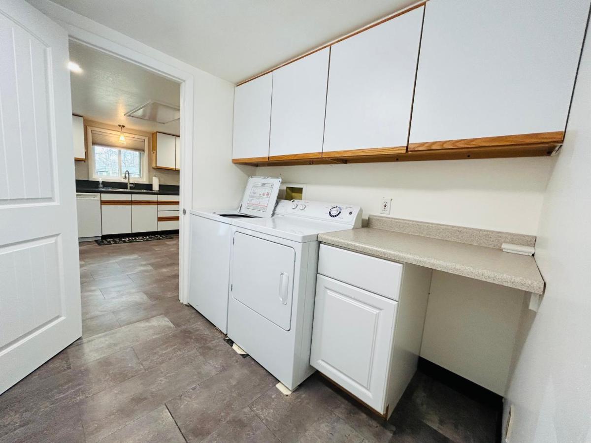 Little Blue Bungalow: Pet-Friendly Oasis near BSU and Downtown Boise Exterior photo