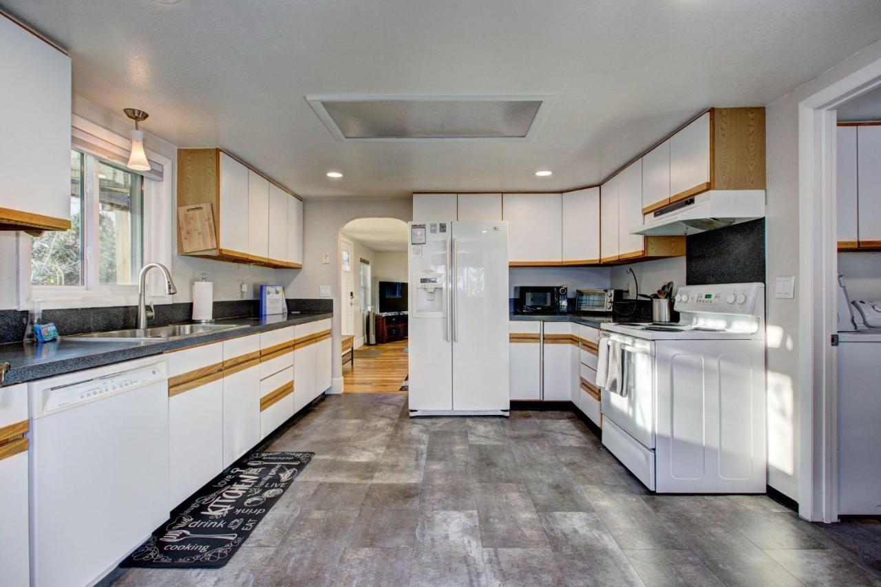 Little Blue Bungalow: Pet-Friendly Oasis near BSU and Downtown Boise Exterior photo