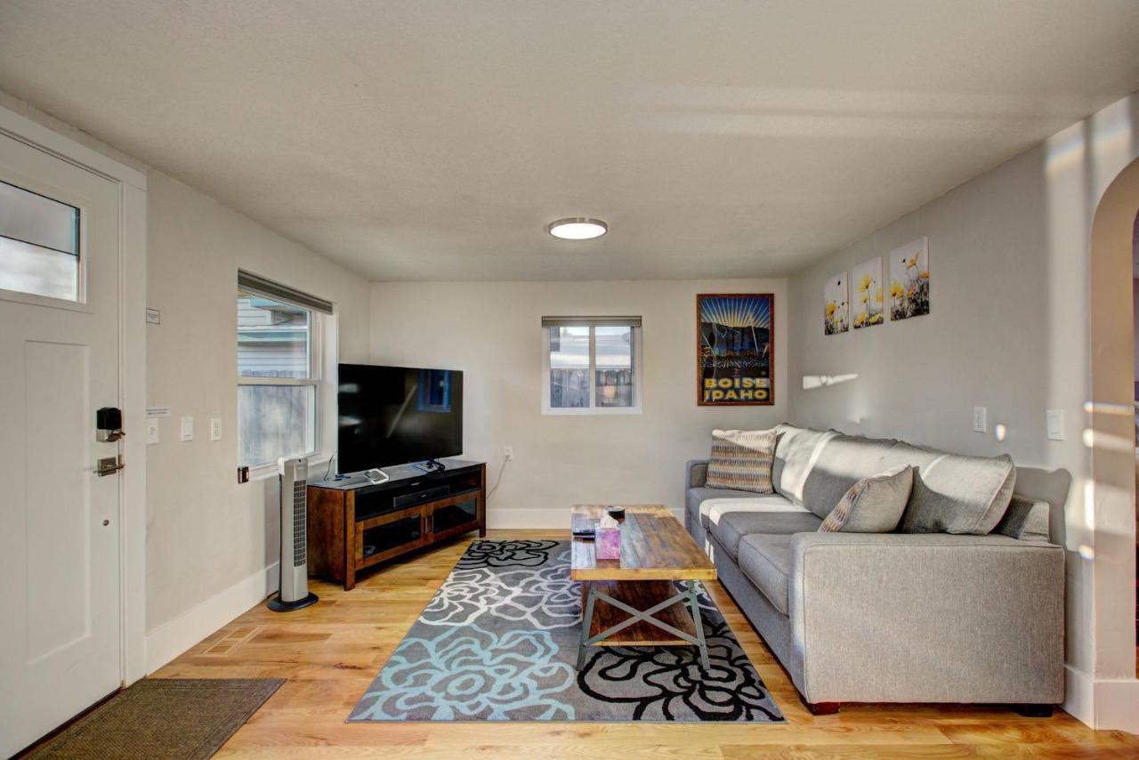 Little Blue Bungalow: Pet-Friendly Oasis near BSU and Downtown Boise Exterior photo