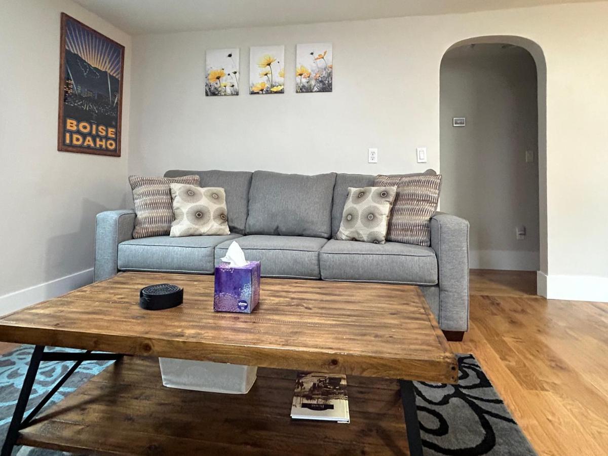 Little Blue Bungalow: Pet-Friendly Oasis near BSU and Downtown Boise Exterior photo