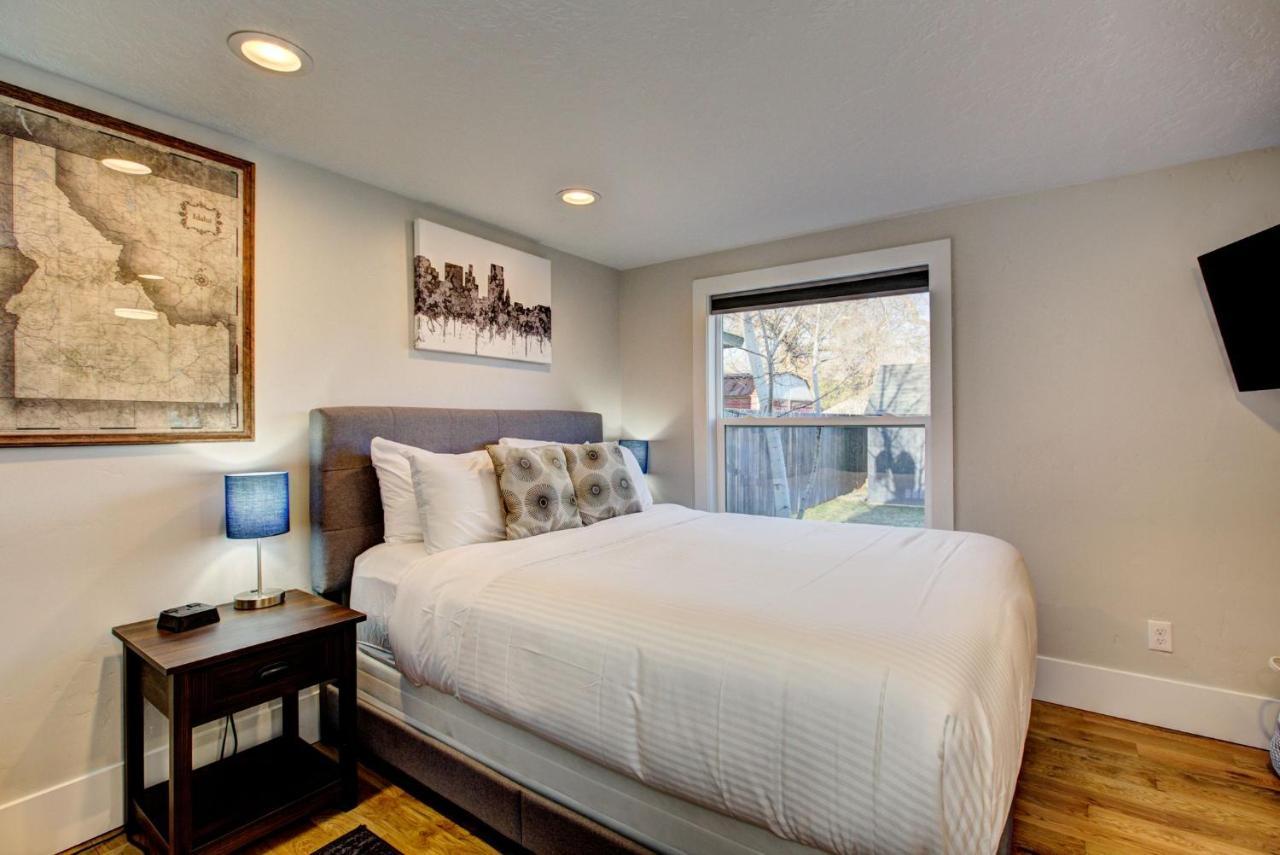 Little Blue Bungalow: Pet-Friendly Oasis near BSU and Downtown Boise Exterior photo