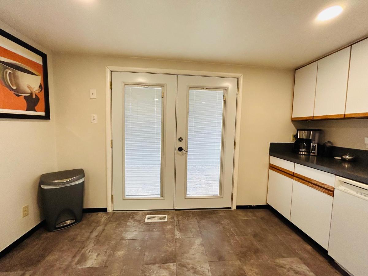 Little Blue Bungalow: Pet-Friendly Oasis near BSU and Downtown Boise Exterior photo